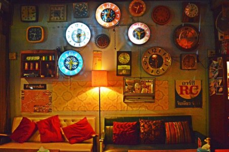 clock wall-2602962_1280.jpg