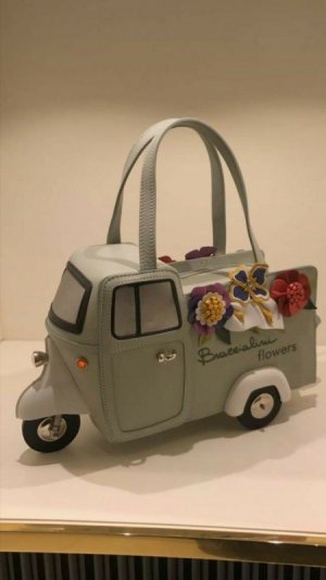 bag flower van.jpg