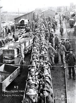 miners-in-wallace-idaho.jpg