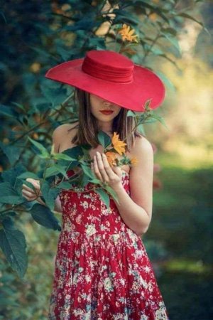 bo morn red hat.jpg
