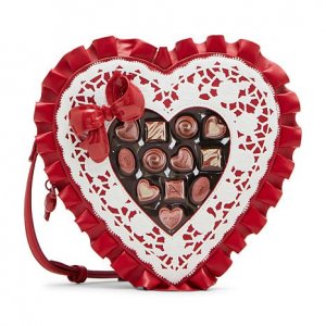 betsey-johnson-life-is-like-a-box-of-chocolates-crossbo-d-20250107111737633~896283_20J.jpg