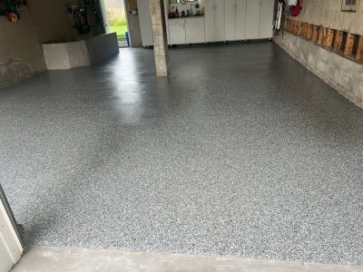 Garage1.jpg Garage1.jpg