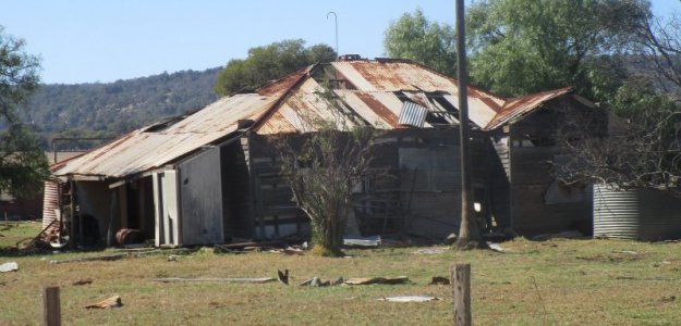 old farm house.JPG