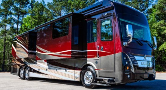 luxury-rvs-1-apr24.jpg