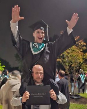 damonGrad.JPG