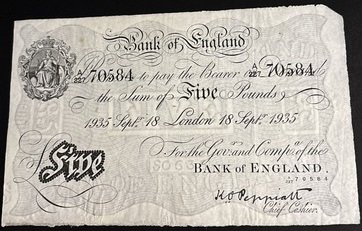 white £5.jpg