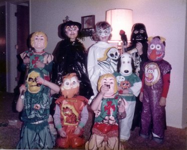 80shalloweencostumes1.jpg