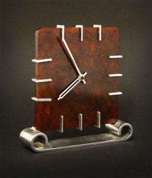 clock bakelite.jpg