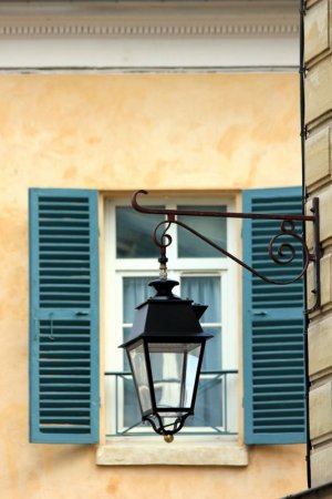 light outdoor.jpg