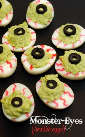 halloween-deviled-eggs-1.jpg
