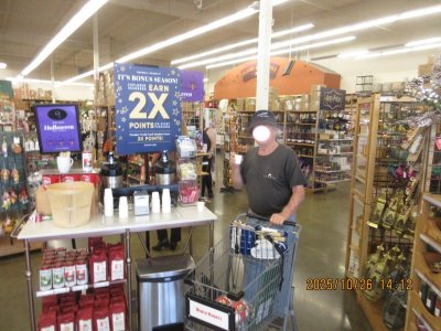 2025-10-26 World Market.jpg 2025-10-26 World Market.jpg