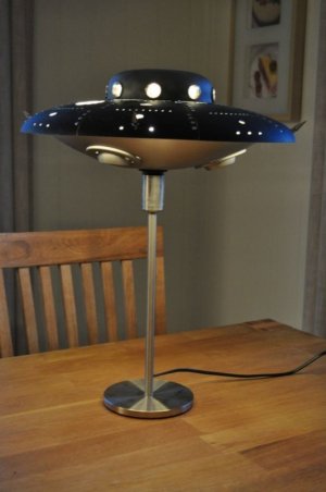 lamp flying saucer.jpg