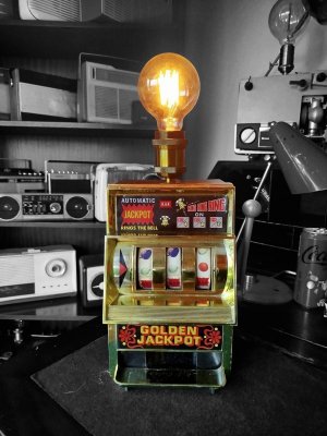 lamp slot machine.jpg