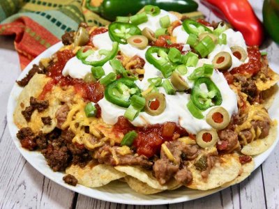 loaded beef nachos.jpg