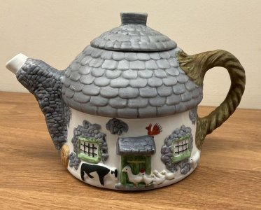 teapot house2.jpg