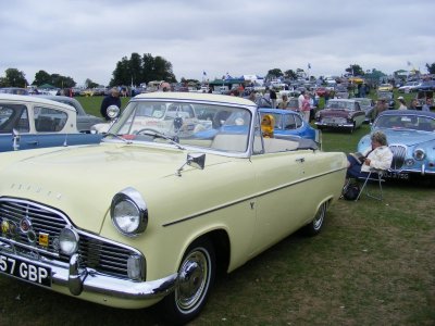 Vintage car zephyr.JPG