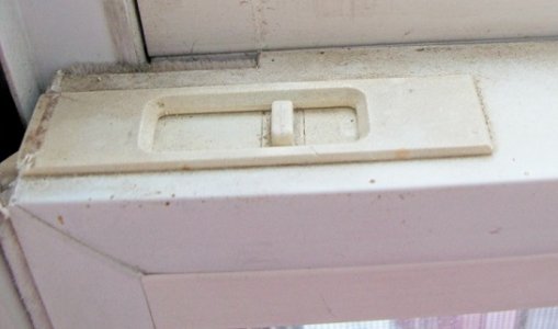 window tilt latch.jpg