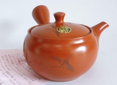 teapot red japanese.jpg