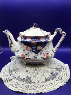 teapot regal.jpg