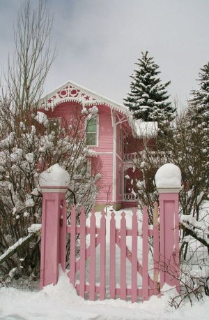 pink-housegate.jpg
