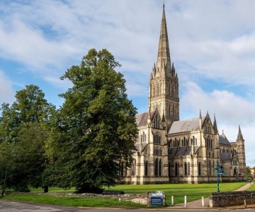 Salisbury Cathedral.jpg Salisbury Cathedral.jpg