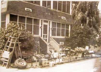 sale June 15 1975.jpg