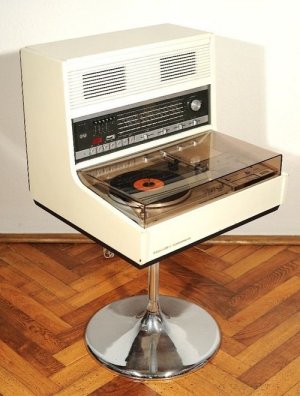 white vintage radiogram.jpg