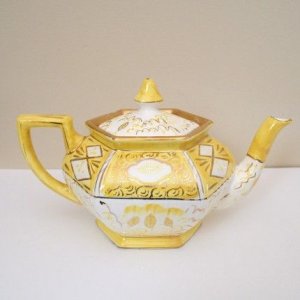teapot yellow 3.jpg