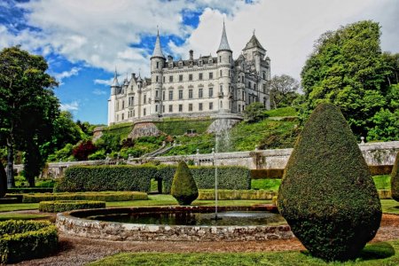 green dunrobin castle.jpg