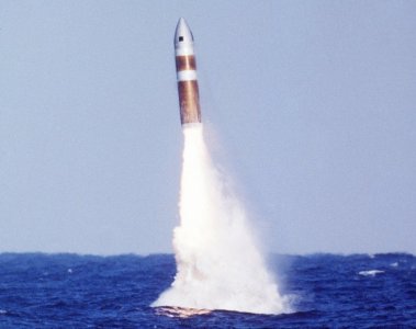 Submarine launch trident ballistic missile 13.jpg