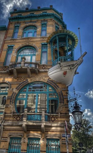 turq ship building.jpg