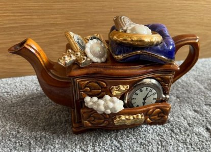 teapot old jewellery box.jpg