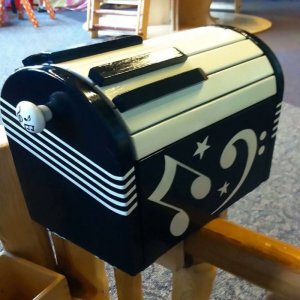 B&W keyboard mail.jpg