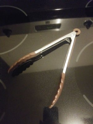 Tongs jpg.jpg