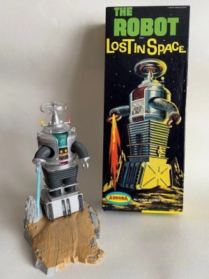 The-Lost-in-Space-Robot-B9-Original.jpg