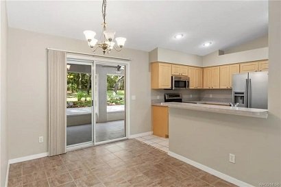 kitchen before.jpg
