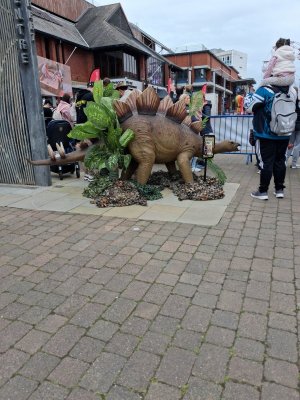 Dino3.jpg Dino3.jpg
