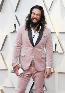 jason-momoa-Tux__70919.1551782730.jpg