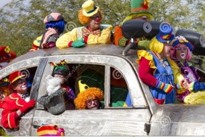 clowns-28471004.jpg