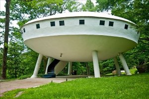 7-WEIRD-LOOKING-HOUSES.jpg