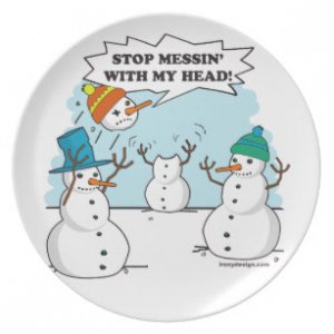 funny_winter_snowmen_cartoon_dinner_plate-r82dee8f1a4fd4148b0f182aac238c235_ambb0_8byvr_307.jpg