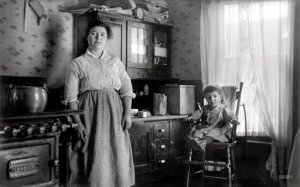 kitchen 1910.jpg