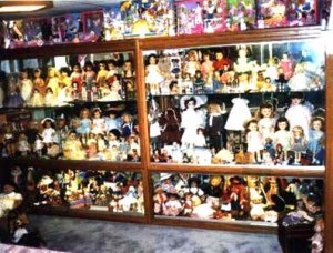 Dollcabinet.jpg