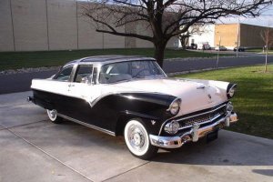 Ford.1955.CrownVictoria01.jpg
