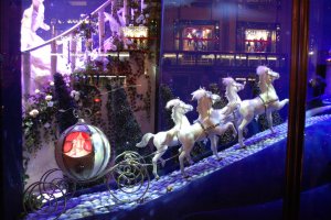 Harrods1_905_905.jpg