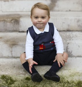 2405542500000578-0-Prince_William_recently_revealed_George_loves_to_play_with_his_p-a-33_1418499.jpg