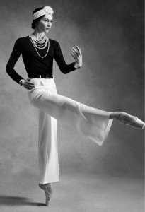 bw ballet toe.jpg