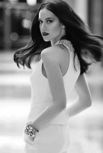 BW long hair iv d14.jpg