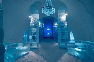 ice-hotel-Sweden-reception.jpg