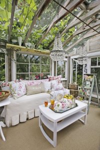 gallery-1431531620-she-shed-garden-decorating.jpg
